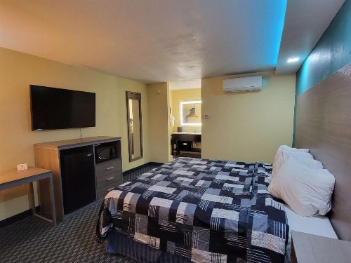 Knights Inn Odessa - image 15
