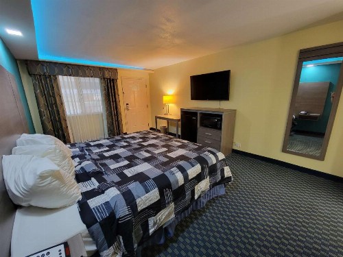 Knights Inn Odessa - image 16