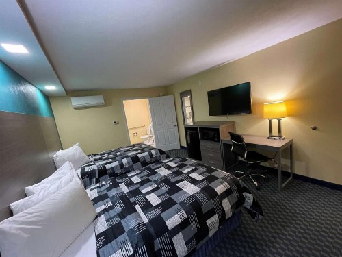 Knights Inn Odessa - image 19