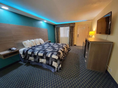 Knights Inn Odessa - image 2