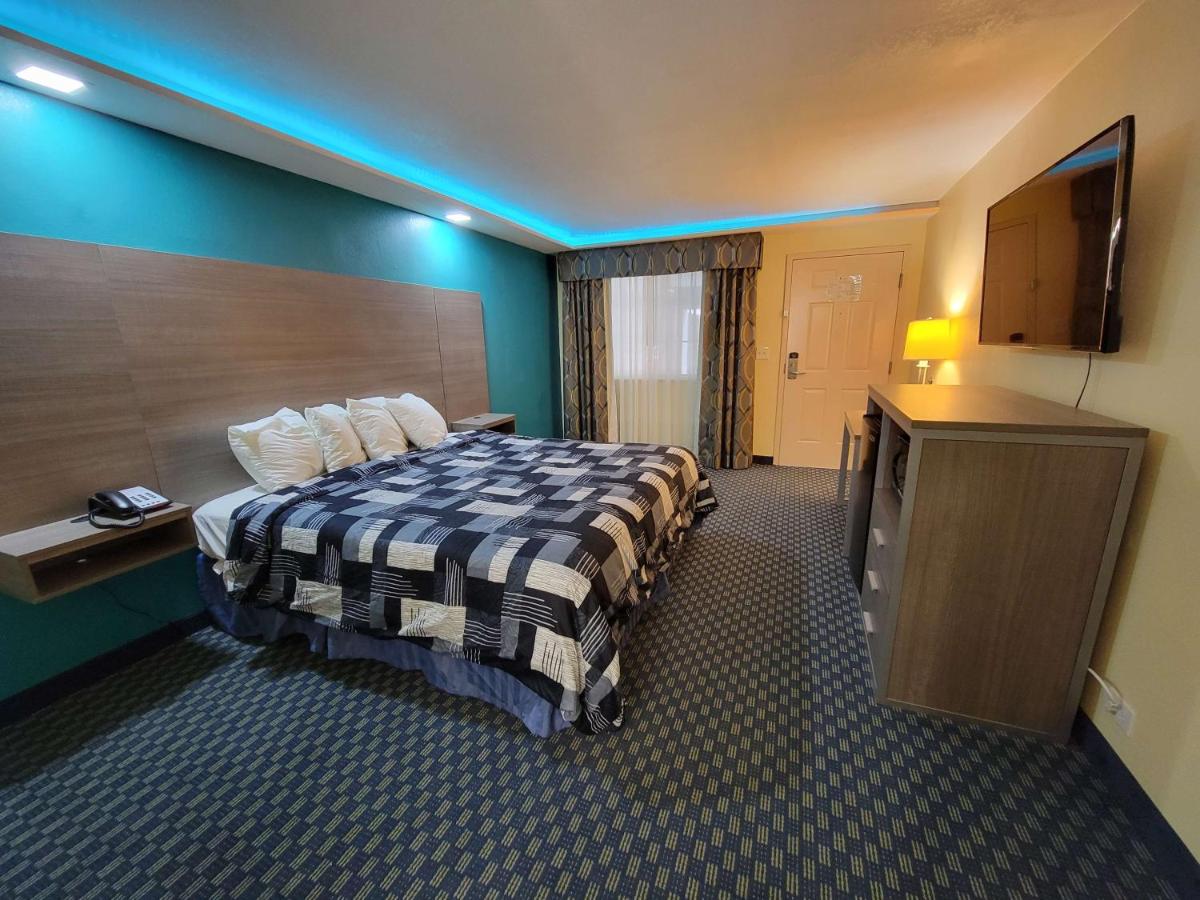 Knights Inn Odessa - image 2