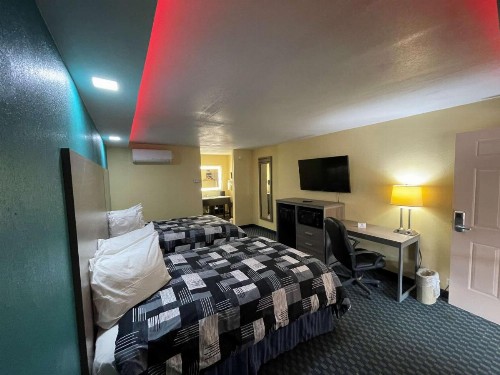 Knights Inn Odessa - image 20