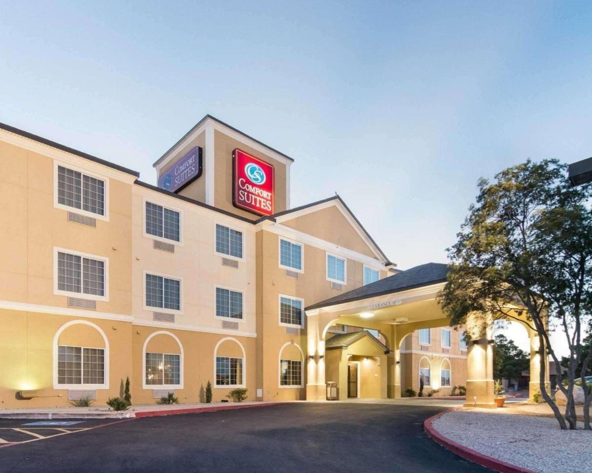 Comfort Suites Odessa - main image