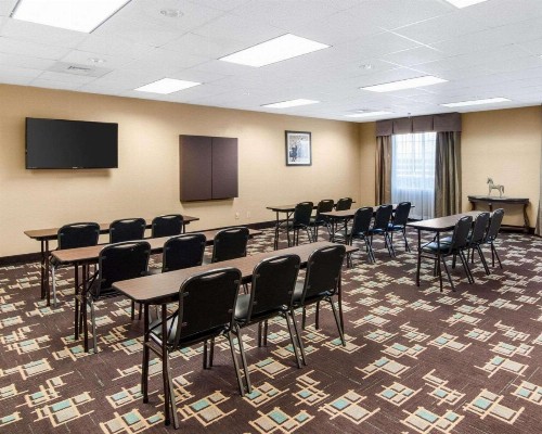 Comfort Suites Odessa - image 12