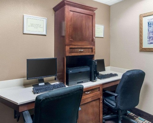 Comfort Suites Odessa - image 29