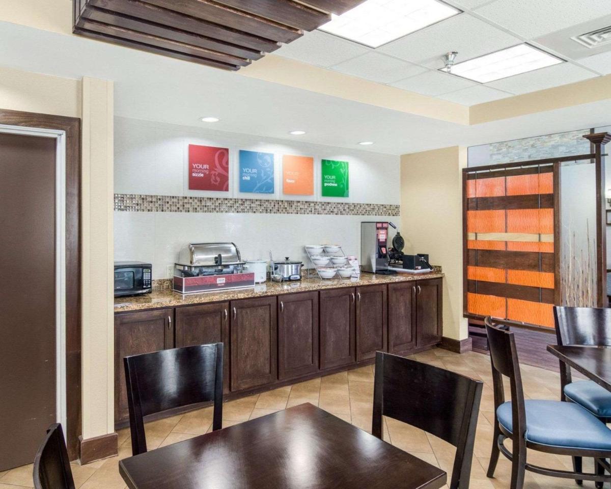 Comfort Suites Odessa - image 4