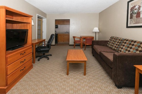 Ramada by Wyndham Odessa Near University of Texas Permian - image 31