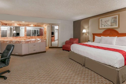 Ramada by Wyndham Odessa Near University of Texas Permian - image 38
