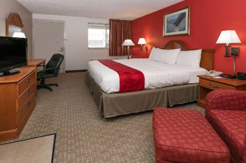 Ramada by Wyndham Odessa Near University of Texas Permian - image 41