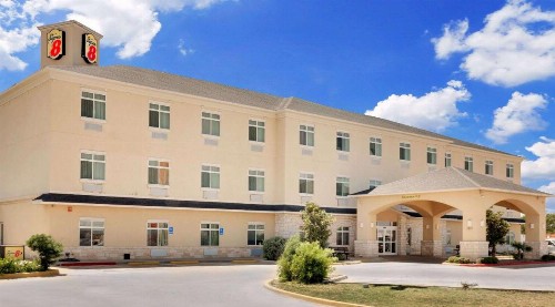 Super 8 by Wyndham Odessa TX - image 1