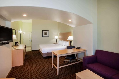 La Quinta by Wyndham Odessa North - image 11