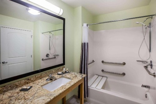 La Quinta by Wyndham Odessa North - image 13