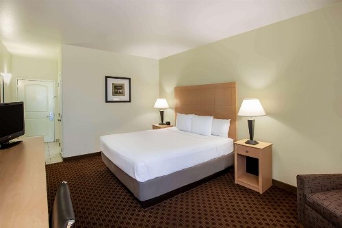 La Quinta by Wyndham Odessa North - image 27