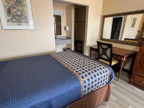 Villa West Inn - image 21