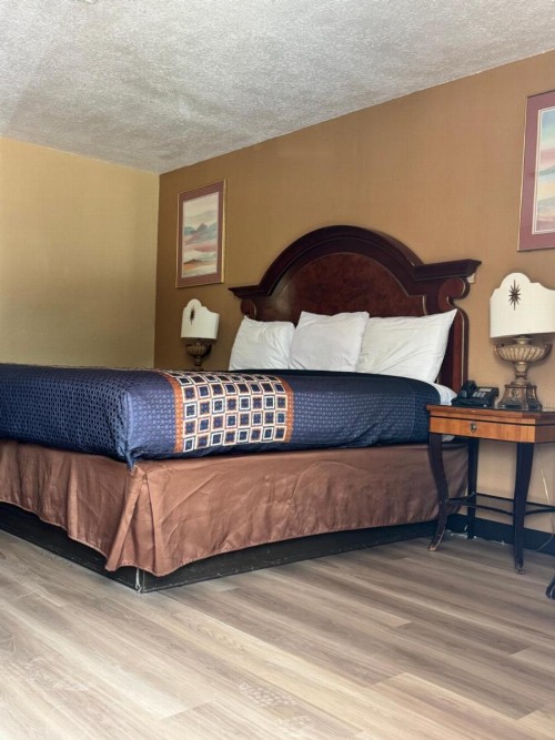 Villa West Inn - image 27
