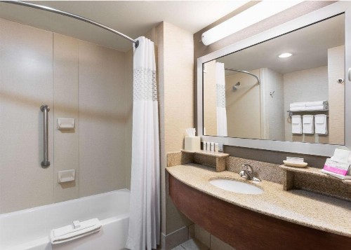 Hampton Inn Odessa - image 17