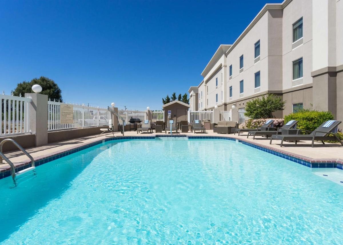 Hampton Inn Odessa - image 7