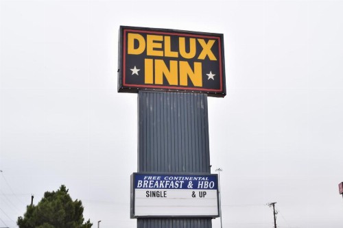 Delux Inn