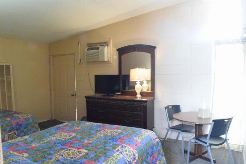 Imperial Motel - image 10