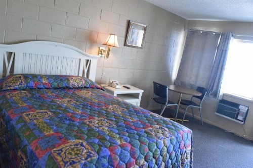Imperial Motel - image 4