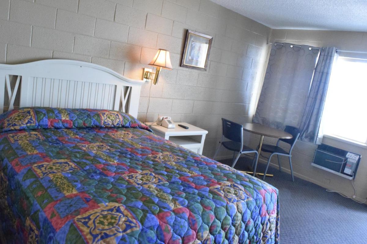 Imperial Motel - image 4