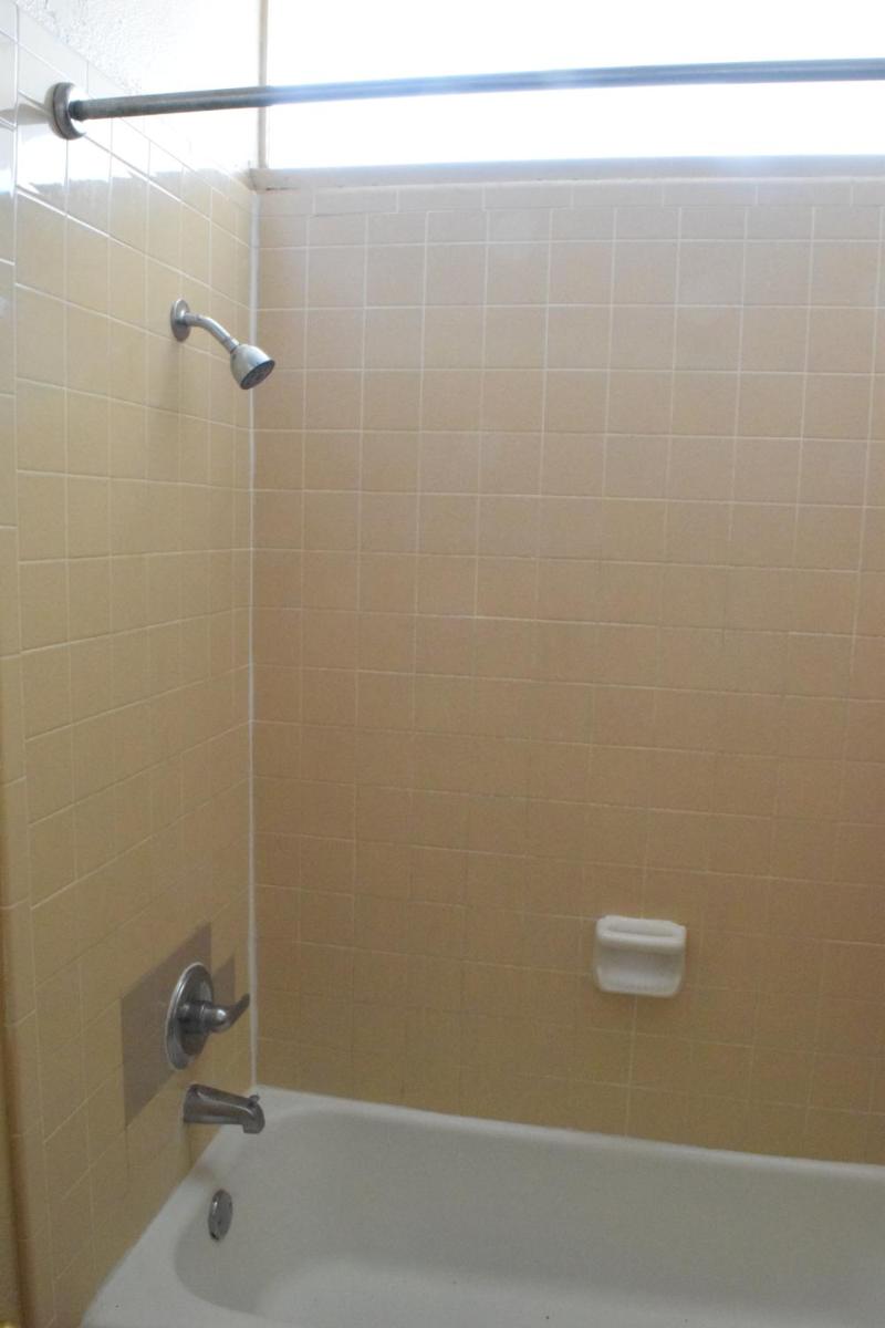 Imperial Motel - image 5