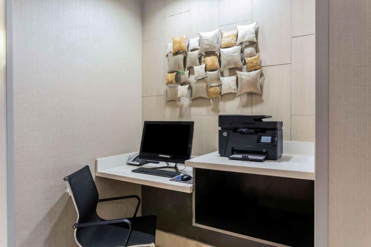 La Quinta by Wyndham Odessa North - Sienna Tower - image 2