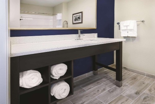La Quinta by Wyndham Odessa North - Sienna Tower - image 23
