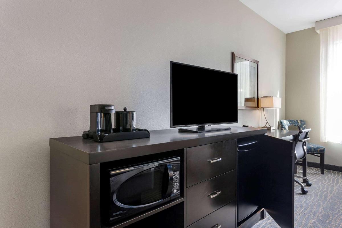 La Quinta by Wyndham Odessa North - Sienna Tower - image 6
