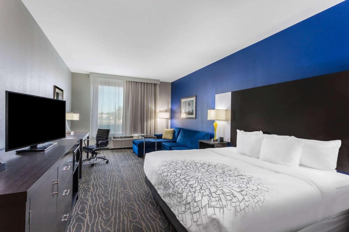 La Quinta by Wyndham Odessa North - Sienna Tower - image 7