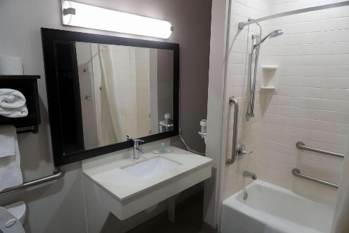 MainStay Suites - image 18