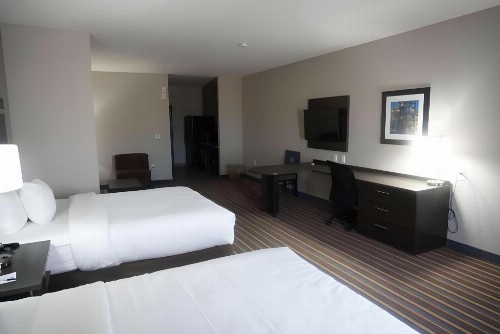 MainStay Suites - image 5