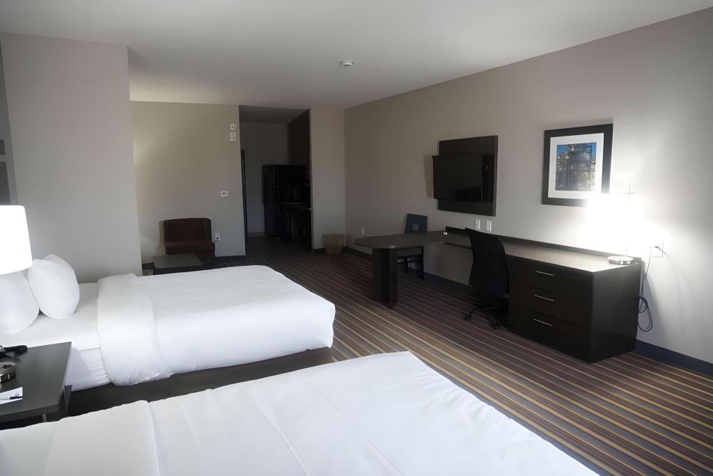 MainStay Suites - image 5