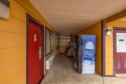 Great Val-U Inn Odessa - image 14