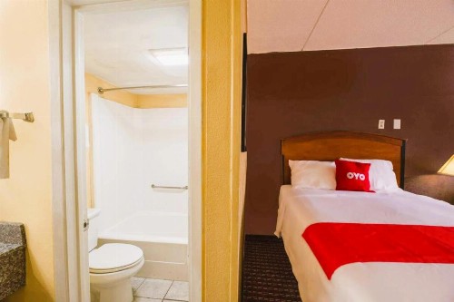 Great Val-U Inn Odessa - image 17