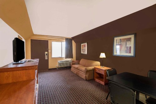 Great Val-U Inn Odessa - image 18
