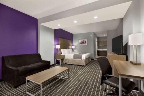 Days Inn by Wyndham Odessa - image 10