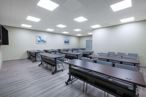 Hawthorn Suites By Wyndham Odessa - image 20