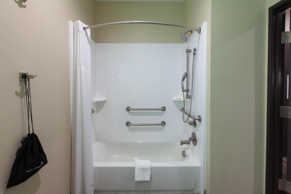 Hawthorn Suites By Wyndham Odessa - image 7