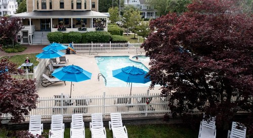 Colonial Inn - image 11
