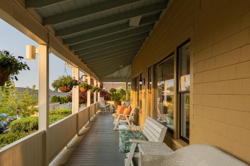 Colonial Inn - image 25