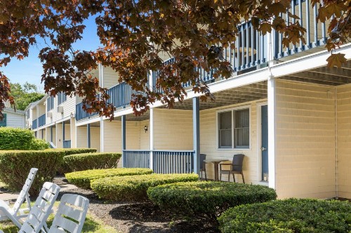 Colonial Inn - image 33