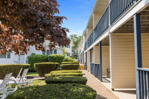 Colonial Inn - image 35