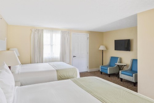 Colonial Inn - image 41