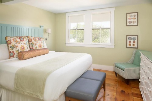 Colonial Inn - image 44