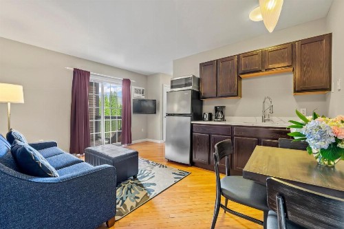 Sea Rose Suites - image 19
