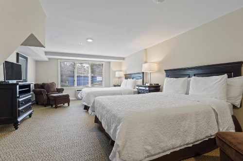 Sea Rose Suites - image 29
