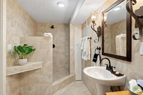 Sea Rose Suites - image 35