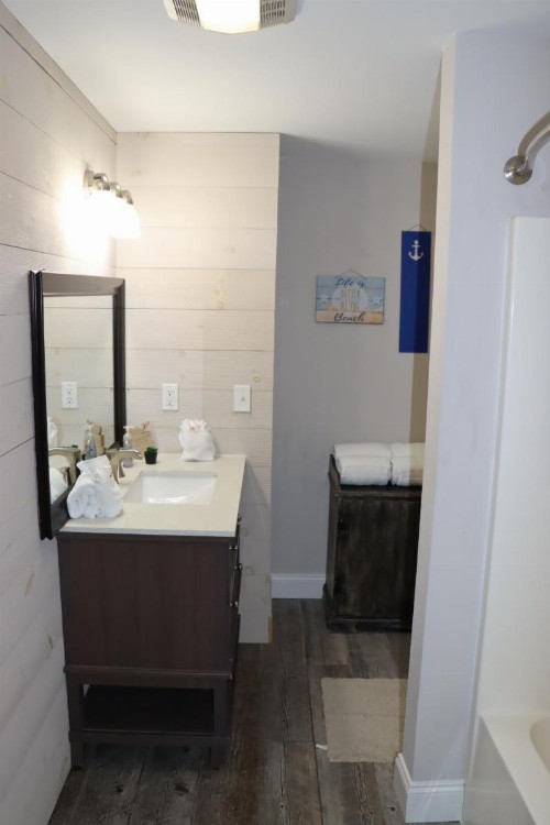 Sea View Motel - image 18