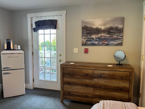 Abalonia Inn - image 35